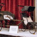 Muzeum starožitných kočárků, panenek a patentních listin v Náchodě