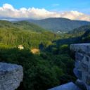 Hauenštejn neboli Horní hrad se nachází v romantickém prostředí krásné přírody