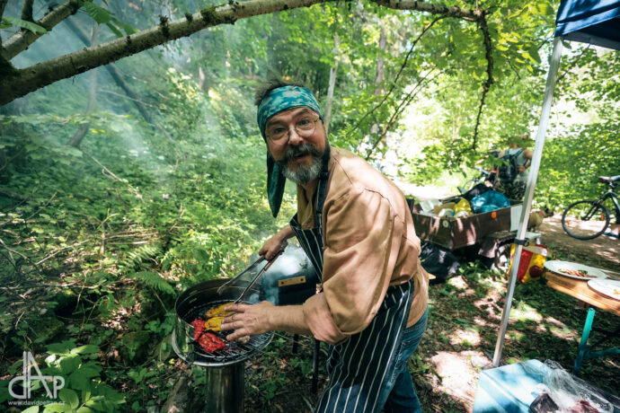 Vinná stezka napříč Průhonickým parkem