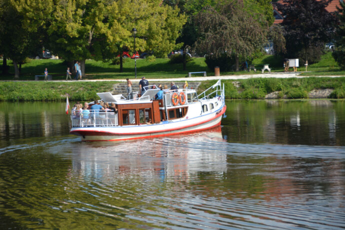 Plavby na řece Vltavě ukáží podzimní krásu jižních Čech