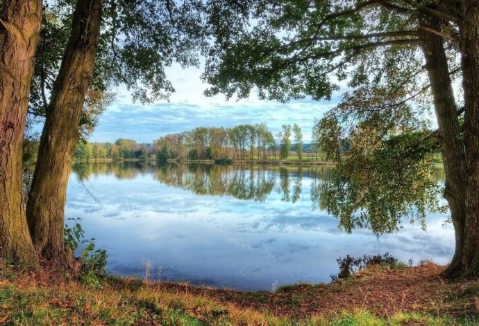 Okruh přes chatové osady, procházka podél železniční trati mezi Chotěboří a Havlíčkovým Brodem
