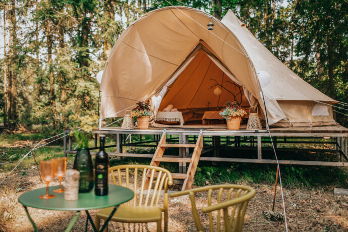 Glamping Černnická obora. Foto: ©Panství Bechyně